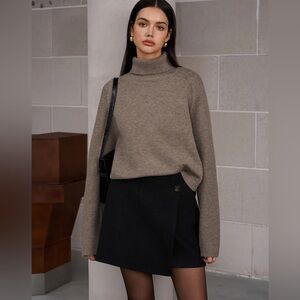 Commense Ribbed Turtleneck Short Sweater
